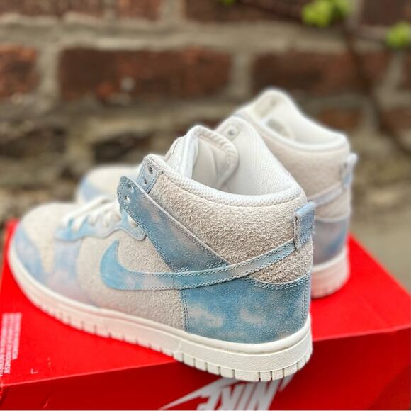 Nike Dunk High Special Edition Celestine Blue Sail Suede Sneaker Womens 5 NEW - Picture 5 of 10